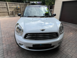 2013 MINI Countryman 1.6 Cooper All4 Countryman in White — image 2