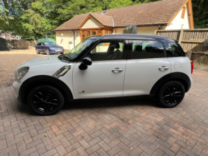 2013 MINI Countryman 1.6 Cooper All4 Countryman in White — image 4
