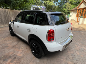 2013 MINI Countryman 1.6 Cooper All4 Countryman in White — image 5