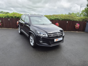 2015 Volkswagen Tiguan 2.0 Tdi Bluemotion Tech R-Line in Black — image 2