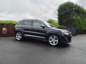 2015 Volkswagen Tiguan 2.0 Tdi Bluemotion Tech R-Line in Black — image 3