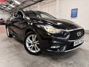2016 Infiniti Q30