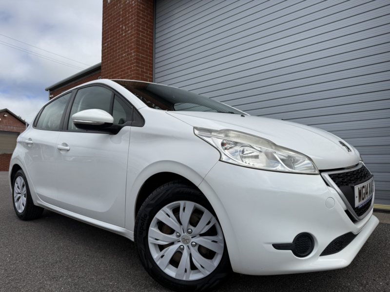 2014 Peugeot 208 1.2 Vti Access+ in White — image 1