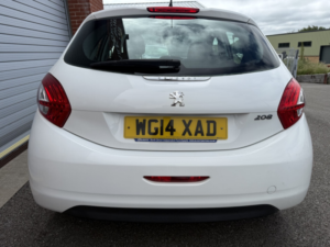 2014 Peugeot 208 1.2 Vti Access+ in White — image 4