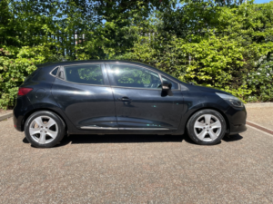 2014 Renault Clio 0.9 Dynamique Medianav Eco� Tce 90 Stop & Start in Black — image 2