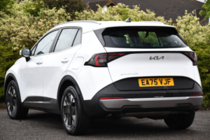 2025 Kia Sportage 1.6 T-Gdi Pure SUV 5dr Petrol Manual Euro 6 (s/s) (147 Bhp) in White — image 3