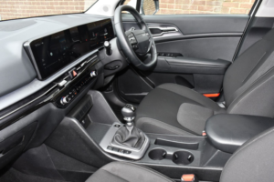 2025 Kia Sportage 1.6 T-Gdi Pure SUV 5dr Petrol Manual Euro 6 (s/s) (147 Bhp) in White — image 4