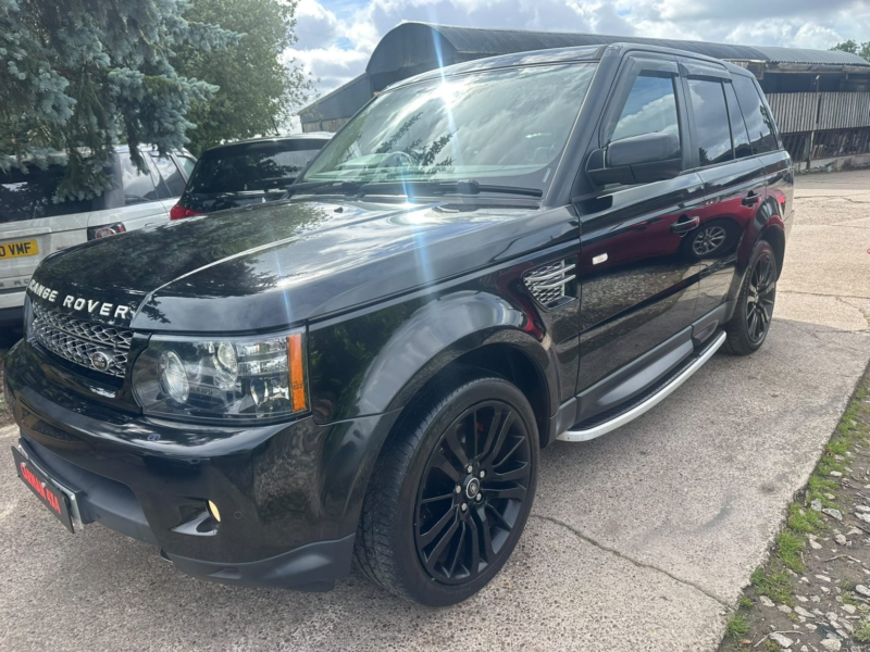 2012 Land Rover Range Rover Sport 3.0 Sd V6 Hse in Black — image 1