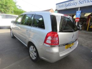 2010 Vauxhall Zafira 1.8 16v Design Euro 4 5dr in Silver — image 5