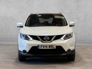 2014 Nissan Qashqai 1.6 Dci Tekna 2WD Euro 5 (s/s) 5dr in White — image 2