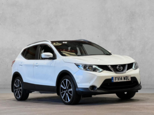 2014 Nissan Qashqai 1.6 Dci Tekna 2WD Euro 5 (s/s) 5dr in White — image 5