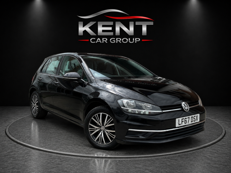 2017 Volkswagen Golf 1.0 Tsi Bluemotion Tech Se Nav in Black — image 1