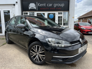 2017 Volkswagen Golf 1.0 Tsi Bluemotion Tech Se Nav in Black — image 3