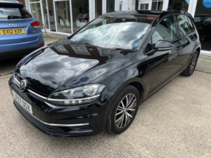 2017 Volkswagen Golf 1.0 Tsi Bluemotion Tech Se Nav in Black — image 6