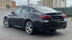 2017 Infiniti Q70 2.2 D Sport in Black — image 2
