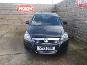 2013 Vauxhall Zafira 1.6 16v Exclusiv MPV 5dr Petrol Manual Euro 5 (115 Ps) in Black — image 4