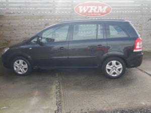 2013 Vauxhall Zafira 1.6 16v Exclusiv MPV 5dr Petrol Manual Euro 5 (115 Ps) in Black — image 6