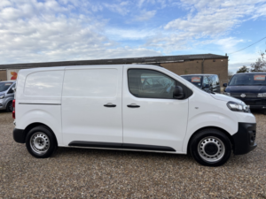 2022 Citroen Dispatch 1.5 Bluehdi 1000 Enterprise Pro M in White — image 2