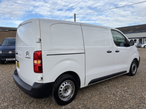2022 Citroen Dispatch 1.5 Bluehdi 1000 Enterprise Pro M in White — image 3
