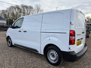 2022 Citroen Dispatch 1.5 Bluehdi 1000 Enterprise Pro M in White — image 5