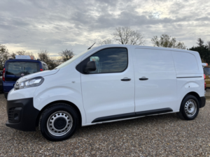 2022 Citroen Dispatch 1.5 Bluehdi 1000 Enterprise Pro M in White — image 6