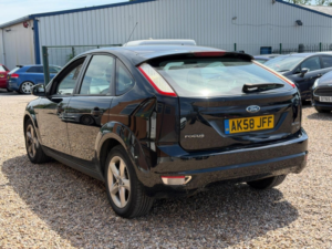 2008 Ford Focus 1.6 Zetec 5dr in Black — image 4