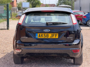 2008 Ford Focus 1.6 Zetec 5dr in Black — image 5