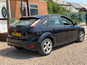 2008 Ford Focus 1.6 Zetec 5dr in Black — image 6