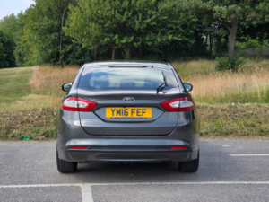 2016 Ford Mondeo 2.0 Tdci Zetec Hatchback 5dr Diesel Manual Euro 6 (s/s) (150 Ps) in Grey — image 6