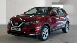 2019 Nissan Qashqai 1.3 Dig-T Acenta Premium SUV 5dr Petrol Manual Euro 6 (s/s) (140 Ps) in Red — image 3