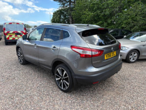 2016 Nissan Qashqai 1.6 Dci Tekna SUV 5dr Diesel Xtron 2WD Euro 6 (s/s) (130 Ps) in Grey — image 5