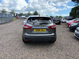 2016 Nissan Qashqai 1.6 Dci Tekna SUV 5dr Diesel Xtron 2WD Euro 6 (s/s) (130 Ps) in Grey — image 6