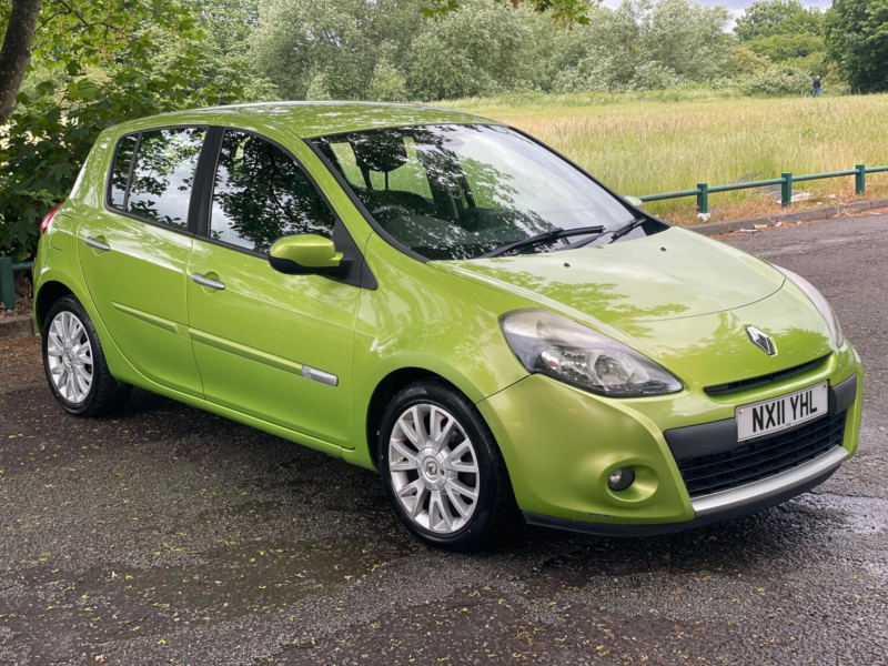 2011 Renault Clio 1.5 Dci Dynamique Tomtom Euro 5 5dr in Green — image 1