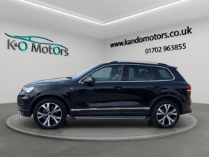 2013 Volkswagen Touareg 3.0 Tdi V6 Bluemotion Tech R-Line Tiptronic 4WD Euro 5 (s/s) 5dr in Black — image 3