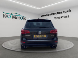 2013 Volkswagen Touareg 3.0 Tdi V6 Bluemotion Tech R-Line Tiptronic 4WD Euro 5 (s/s) 5dr in Black — image 5
