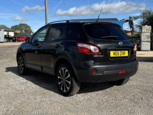 2011 Nissan Qashqai 2.0 Dci N-Tec in Black — image 3