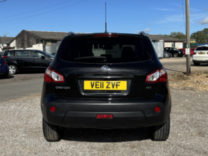 2011 Nissan Qashqai 2.0 Dci N-Tec in Black — image 5