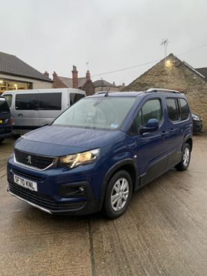 2020 Peugeot Rifter 1.5 Bluehdi Allure in Blue — image 2