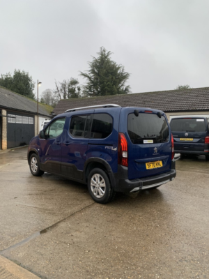 2020 Peugeot Rifter 1.5 Bluehdi Allure in Blue — image 5