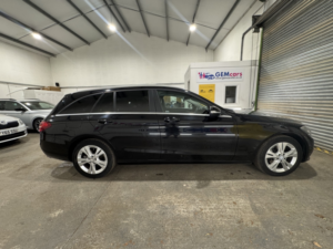 2015 Mercedes-Benz C Class 2.1 C220 Bluetec Se in Black — image 4