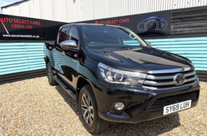 2019 Toyota Hilux 2.4 D-4d Invincible Pickup Double Cab 4dr Diesel Manual 4WD Euro 6 (s/s) (tss) (150 Ps) in Black — image 2