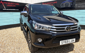 2019 Toyota Hilux 2.4 D-4d Invincible Pickup Double Cab 4dr Diesel Manual 4WD Euro 6 (s/s) (tss) (150 Ps) in Black — image 3