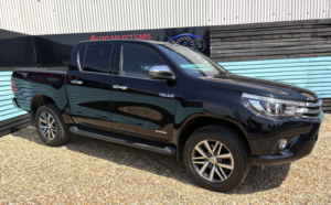 2019 Toyota Hilux 2.4 D-4d Invincible Pickup Double Cab 4dr Diesel Manual 4WD Euro 6 (s/s) (tss) (150 Ps) in Black — image 4