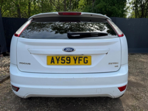 2009 Ford Focus 1.6 Zetec 5dr in White — image 6