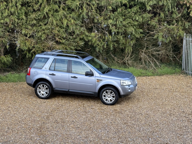 2007 Land Rover Freelander 2 2.2 Td4 Hse in Blue — image 1