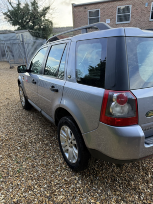 2007 Land Rover Freelander 2 2.2 Td4 Hse in Blue — image 3
