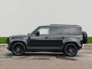 2021 Land Rover Defender 3.0 D200 Mhev S SUV 5dr Diesel Auto 4WD Euro 6 (s/s) (200 Ps) in Black — image 4