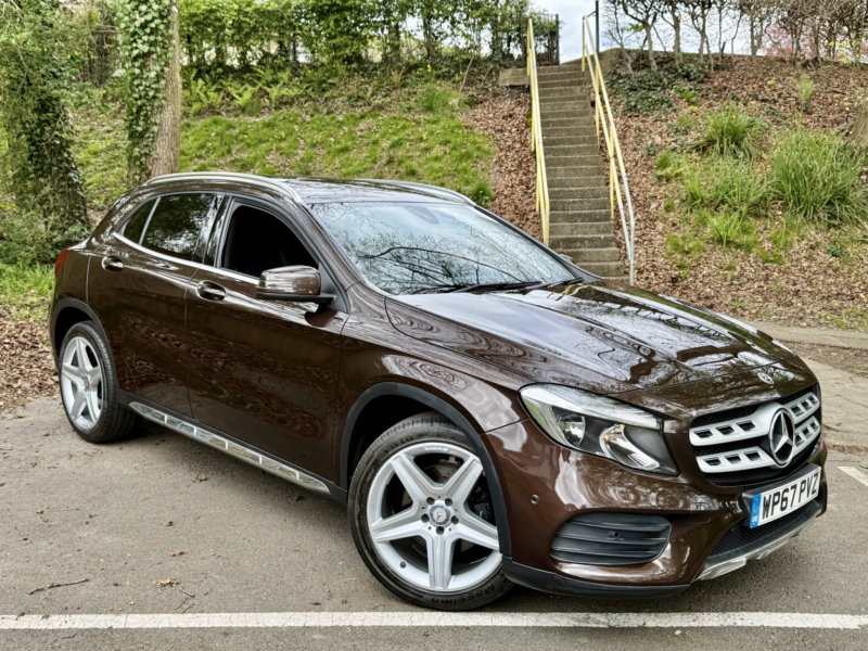 2017 Mercedes-Benz Gla *amg Line 4WD Executive*cam-Nav-Ulez-19alloy**immaculate** in Bronze — image 1