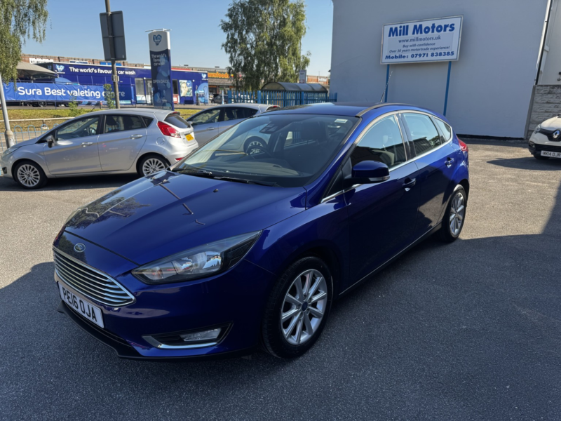 2016 Ford Focus 1.0 T Ecoboost Titanium in Blue — image 1