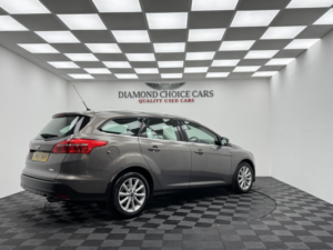 2015 Ford Focus 1.5 T Ecoboost Titanium in Brown — image 6